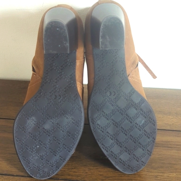 Vionic Raina NBX Upright Ankle Boots 7 - Picture 11 of 16